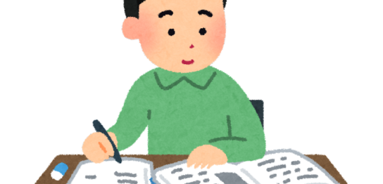 親から離れて暮らす男子大学生だった21歳の誕生日プレゼントにもらった小さいテーブル。気分転換がすぐできて大学の勉強が捗りました。